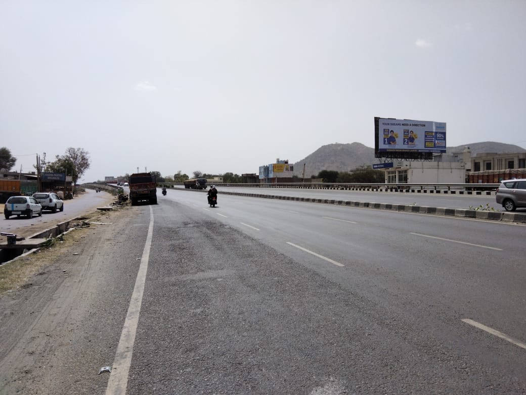 Hoarding image 40